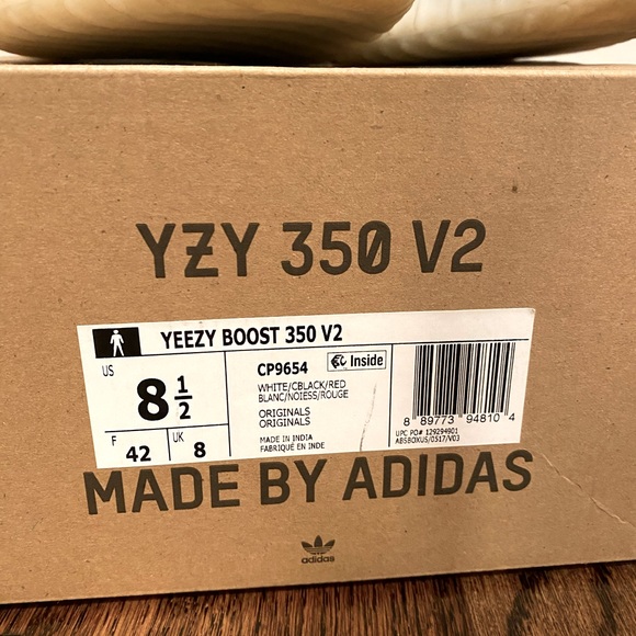 Adidas Men’s Yeezy Boost 350 V2 black/white/red size 8.5 AMAZING CONDITION 🔥 - Picture 5 of 7